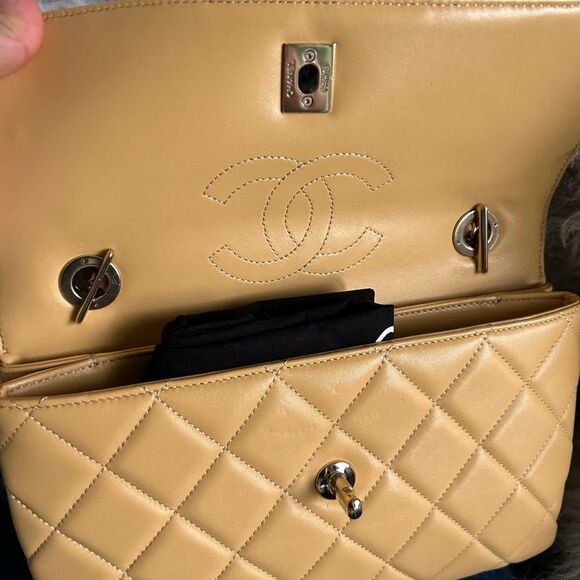 CHANEL Lambskin Quilted Medium Trendy Flap Light Yellow dustbag box - Picture 6 of 10